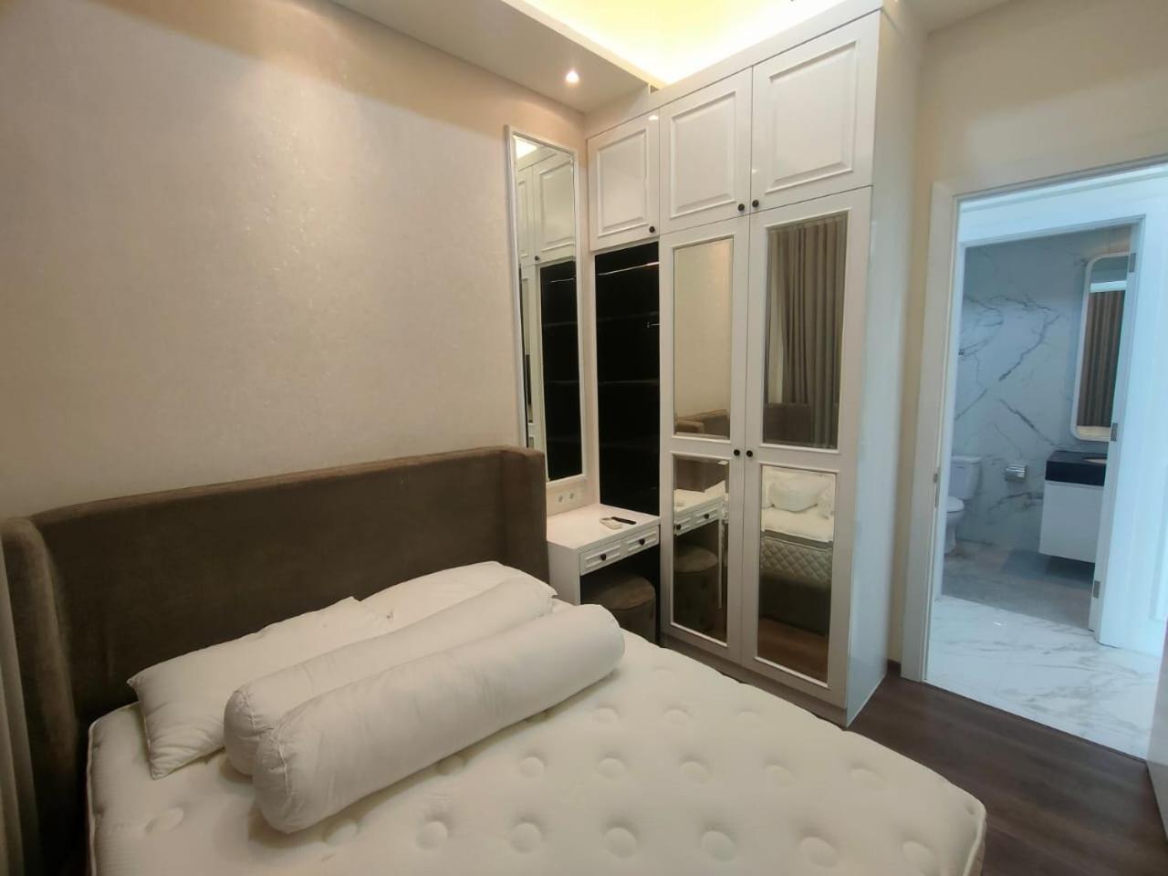 Super Penthouse Stmoritz Apartment, Lippomall Puri Indah Jakarta Exterior photo